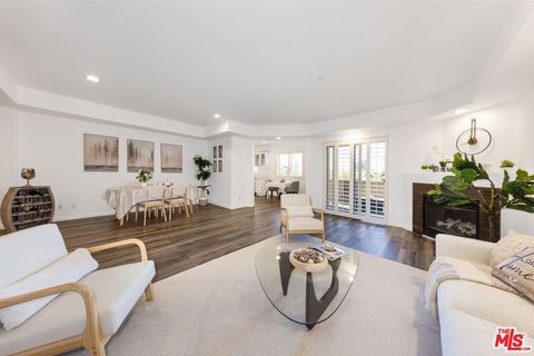 Photo of 11766 W Sunset Boulevard #302, Los Angeles, CA 90049 (MLS # 25623747)