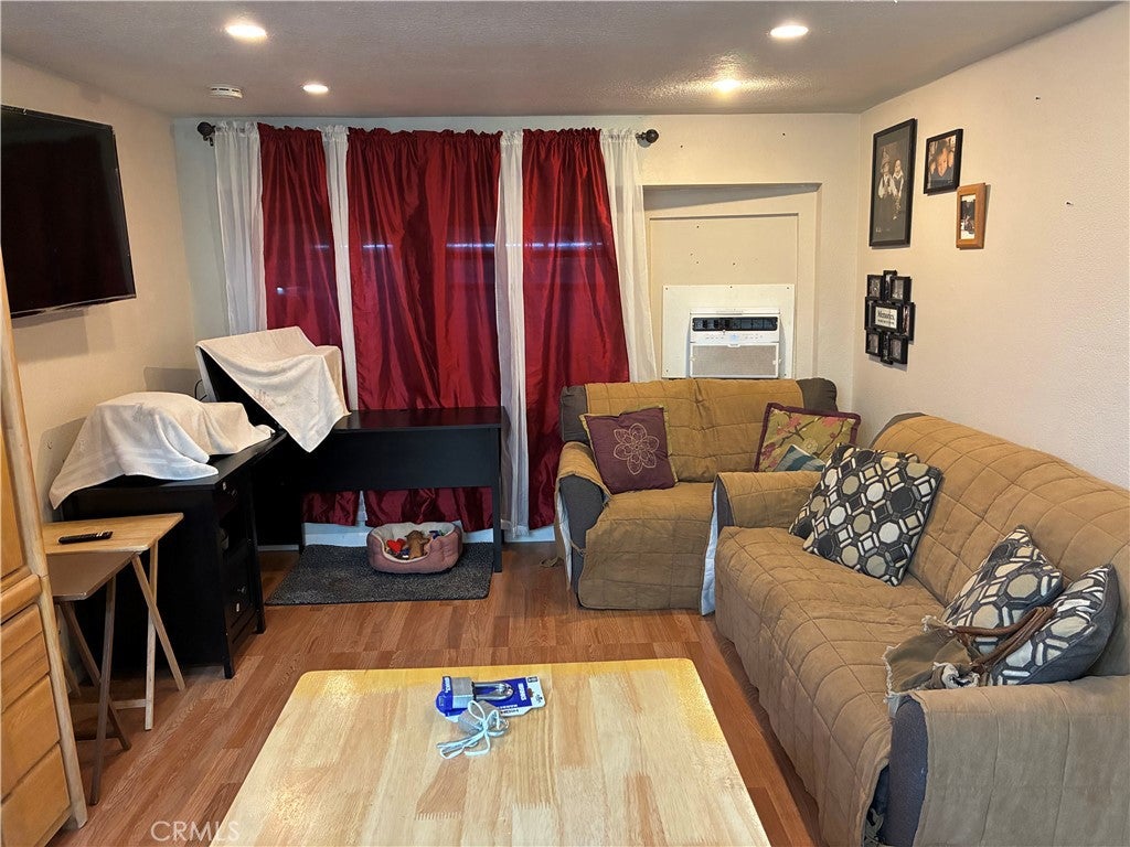 1258 rosamond Boulevard 41