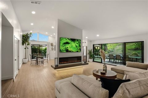 22207 Vacation Canyon Lake CA 92587