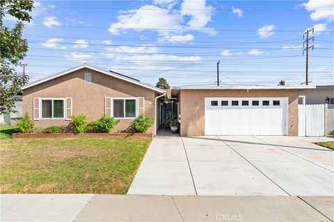 Photo of 16582 Lucia Lane, Huntington Beach, CA 92647 (MLS # OC25184337)
