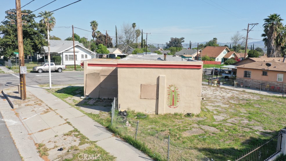 1003 W Rialto Avenue
