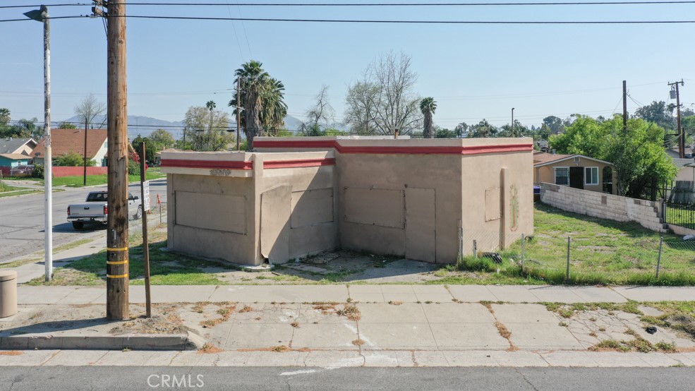 1003 W Rialto Avenue