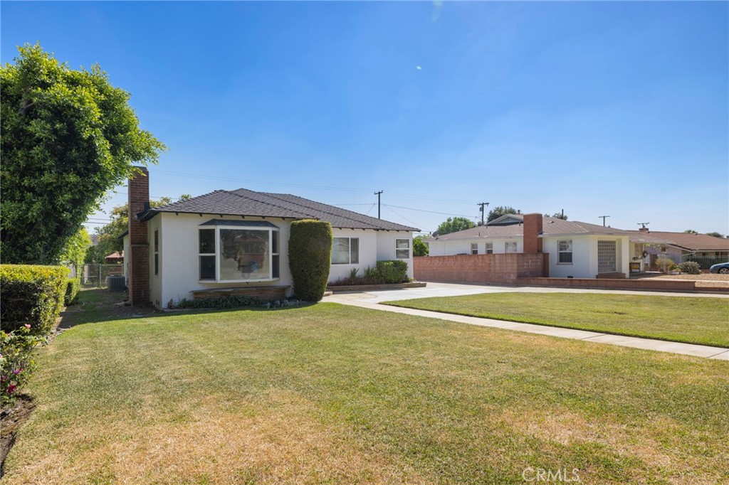 720 E Foothill