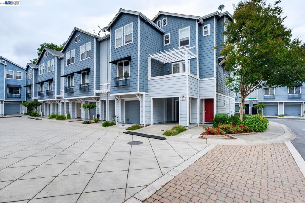655 Veranda Cir