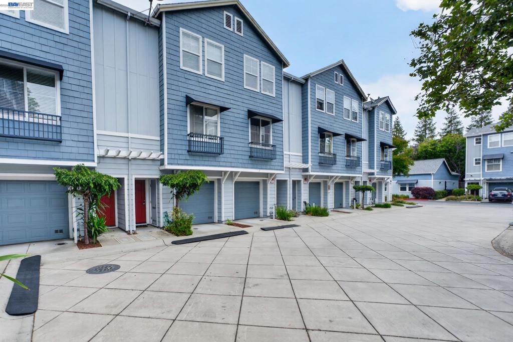 655 Veranda Cir