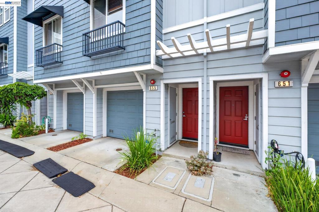 655 Veranda Cir