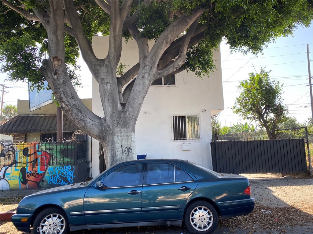 Great opportunity for investors or experienced rehabbers. This duplex features a 3 bed / 1 bath unit and a 2 bed / 1 bath unit, offering solid upside potential through full renovation. One unit is vacant, and the other is currently in the process of being vacated. The property requires extensive repairs, including water damage and restoration of missing utilities (no electrical, gas, or water currently connected). Sold strictly as-is, cash or hard money only due to condition. Located on Central Ave near major transit routes and thoroughfares. This is a heavy-lift project with major potential.