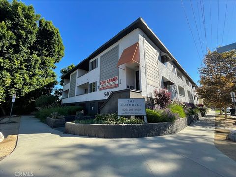Photo of 5400 Radford Avenue #27, Valley Village, CA 91607 (MLS # WS25225509) Photo of 5400 Radford Avenue #27, Valley Village, CA 91607 (MLS # WS25225509)