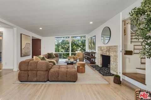 Photo of 3711 Fredonia Drive, Los Angeles, CA 90068 (MLS # 25625391)
