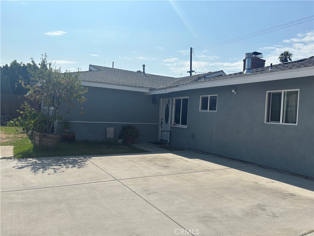 4850 N Vincent Avenue