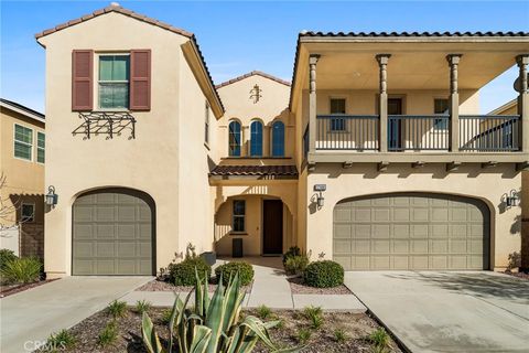 Photo of 27606 Skylark Lane, Saugus, CA 91350 (MLS # SR26022459)