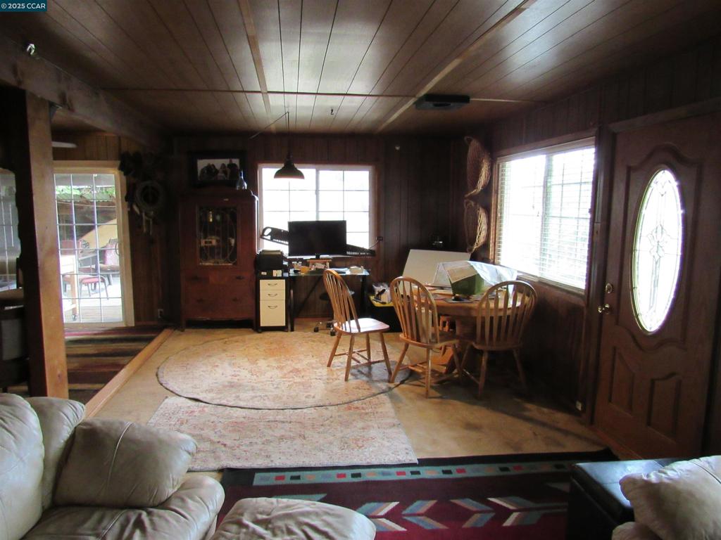 SANDMOUND ACRES - Residential