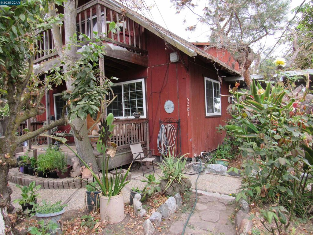 SANDMOUND ACRES - Residential