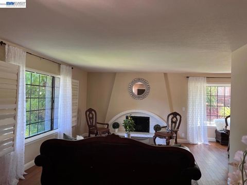Photo of 212 Mountaire Cir CIR, Clayton, CA 94517 (MLS # 41135962)
