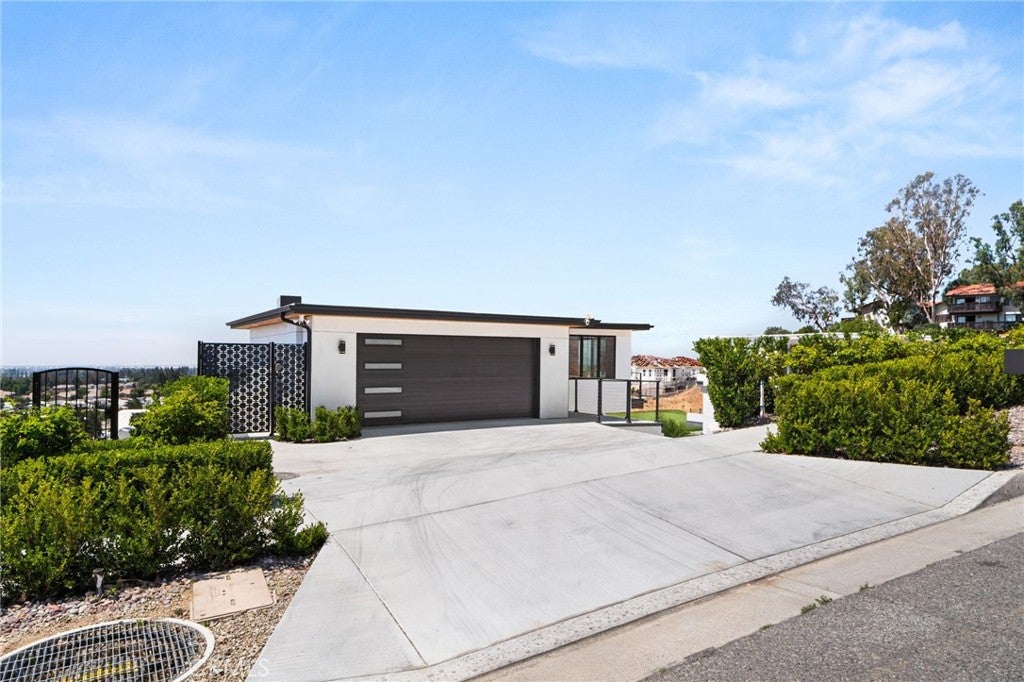 8089 Camino Predera