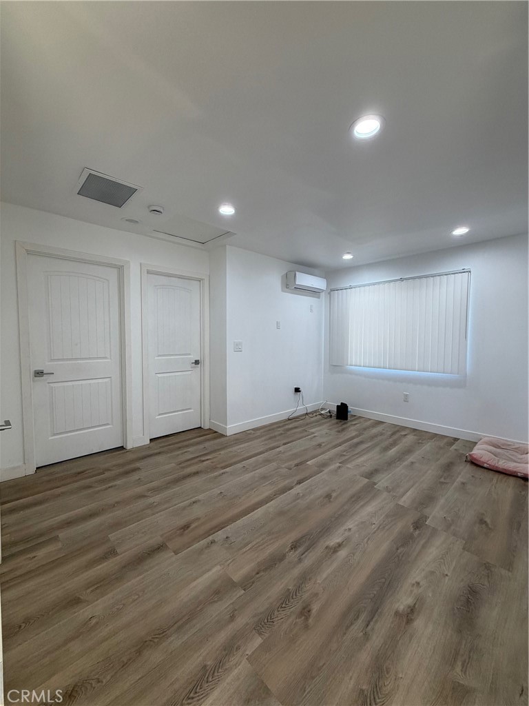 1621 S Diamond
