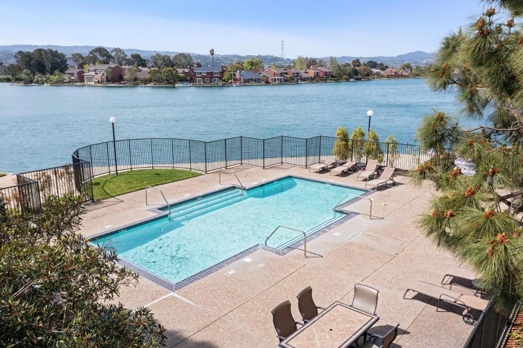 1121 Outrigger Lane