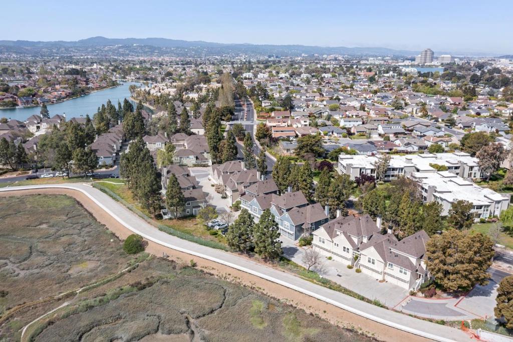 1121 Outrigger Lane