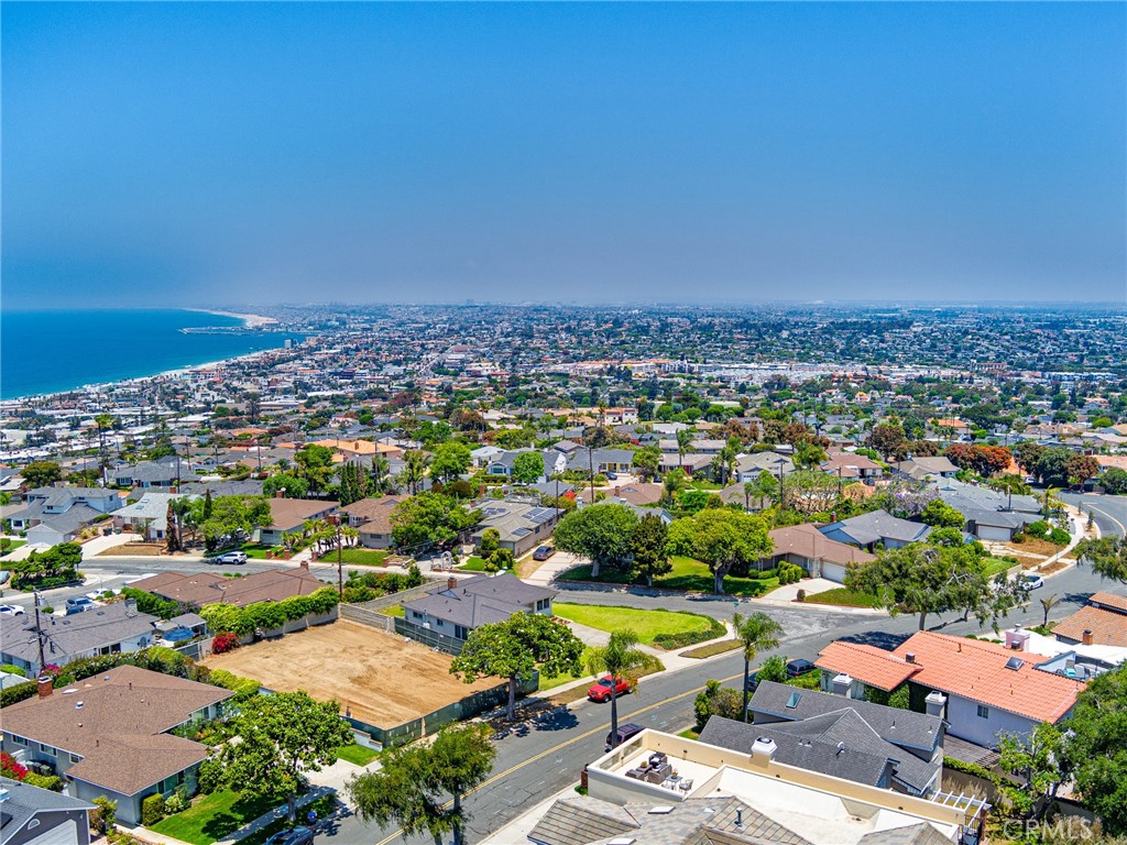 120 Via Alameda