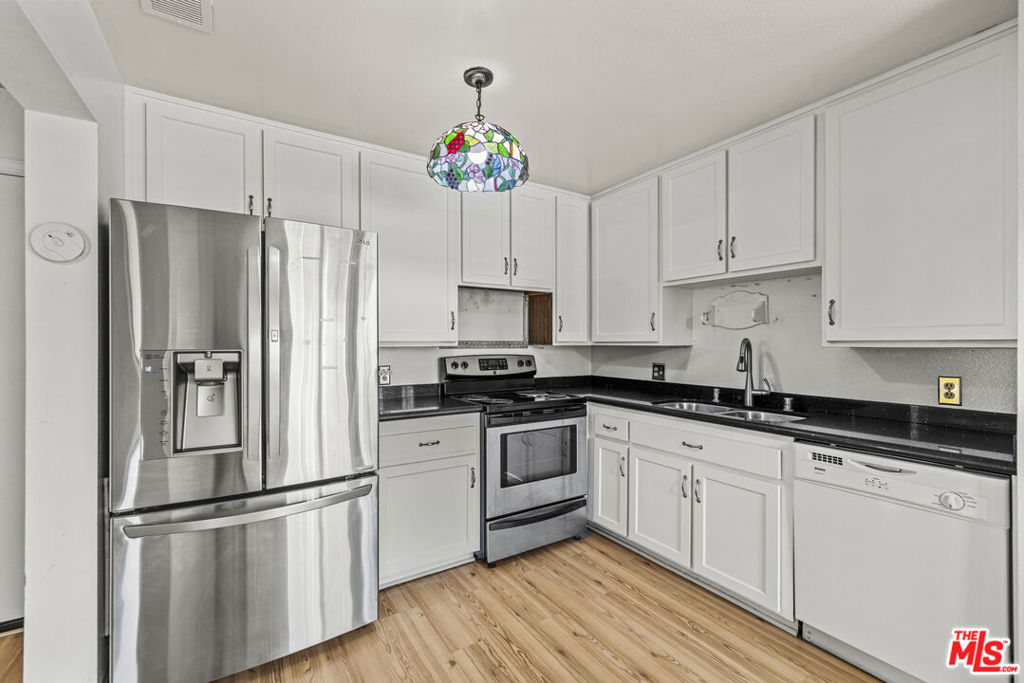 824 Pinetree Circle 14