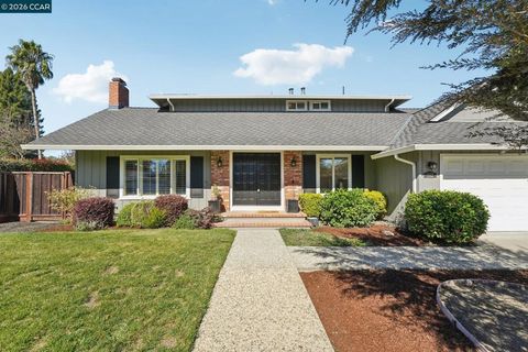 Photo of 132 Whitethorne Dr Dr, Moraga, CA 94556 (MLS # 41127137)