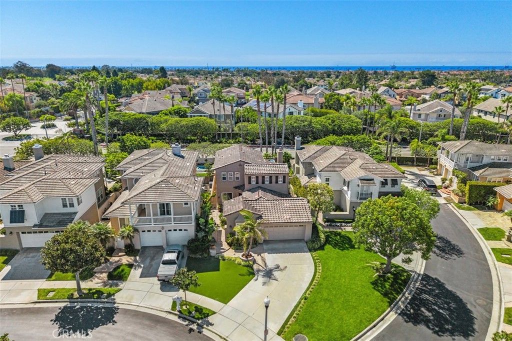Photo of 6266 Jasmine Drive Dr, Huntington Beach, CA 92648 (MLS # OC25226005)
