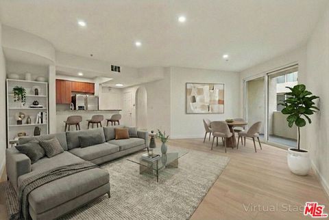 Photo of 620 S Gramercy Place #122, Los Angeles, CA 90005 (MLS # 26650513)