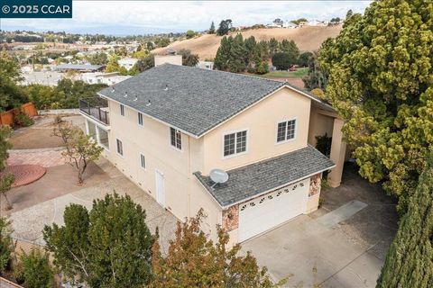 Photo of 115 Nutmeg Ct Ct, Hercules, CA 94547 (MLS # 41114862)