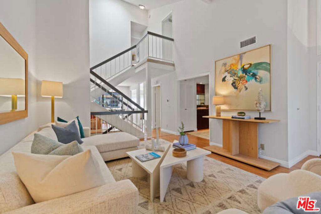 Photo of 5008 Timberlake Terrace, Culver City, CA 90230 (MLS # 26669469)