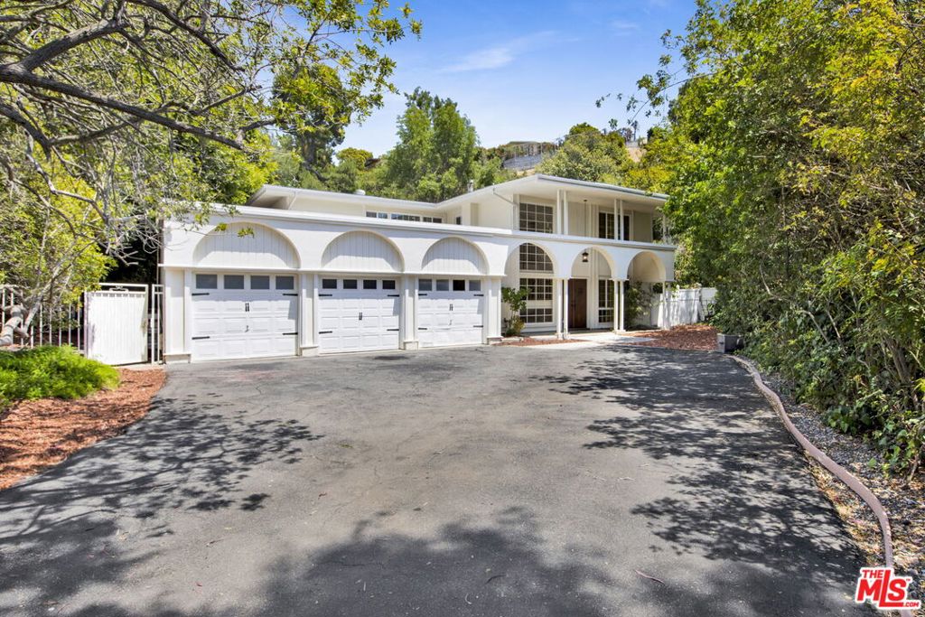 2460 Pesquera Drive
