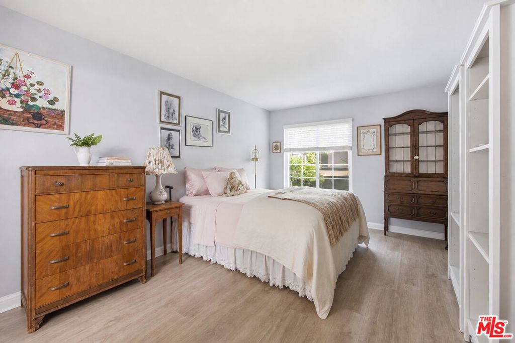 5535 Canoga Avenue 115