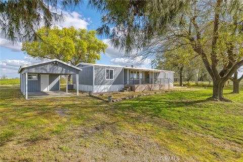 Photo of 13941 9th Avenue, Hanford, CA 93230 (MLS # FR26047576)