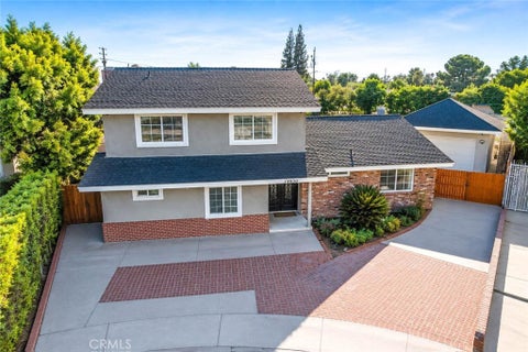 Photo of 18930 Cantara Street, Reseda, CA 91335 (MLS # SR26187020)