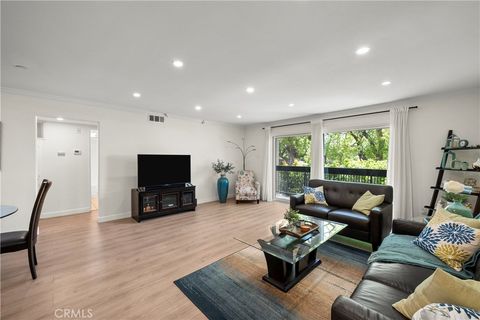 Photo of 1135 Allen AVE #1, Glendale, CA 91201 (MLS # GD26113072)