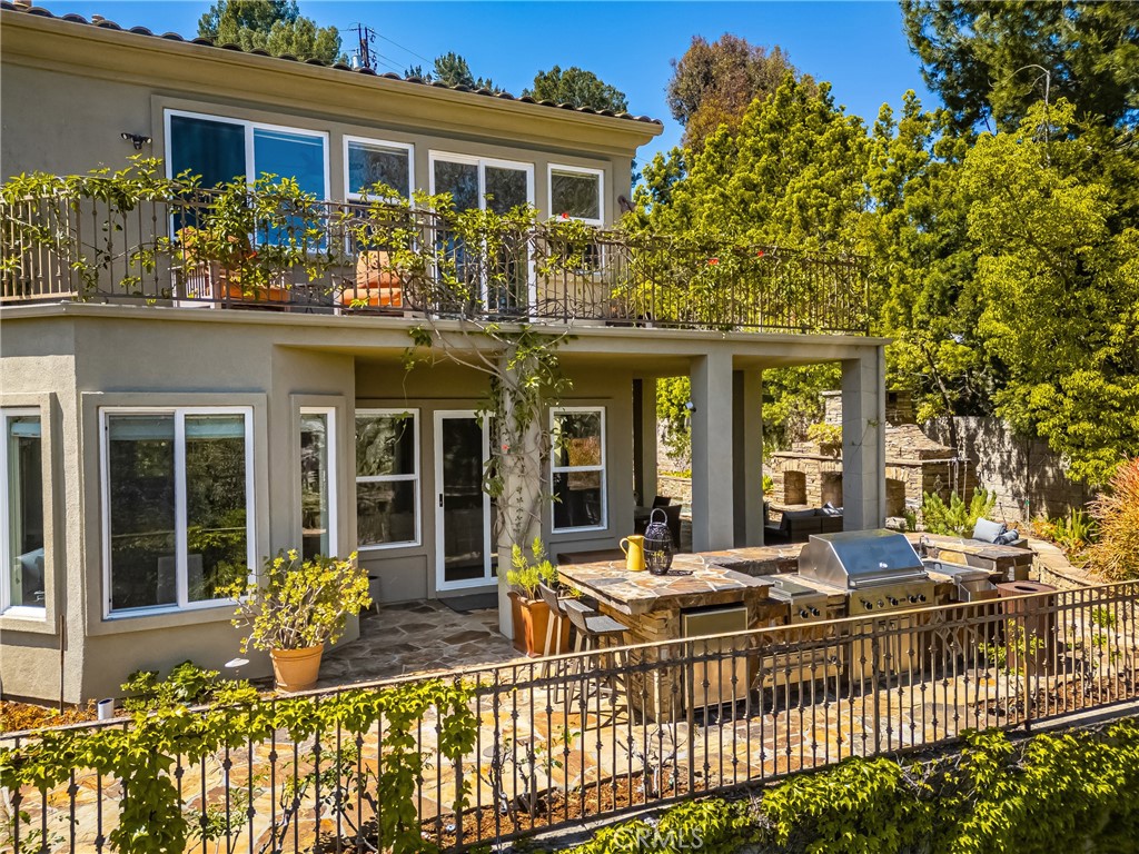 2107 Lemon Heights Drive