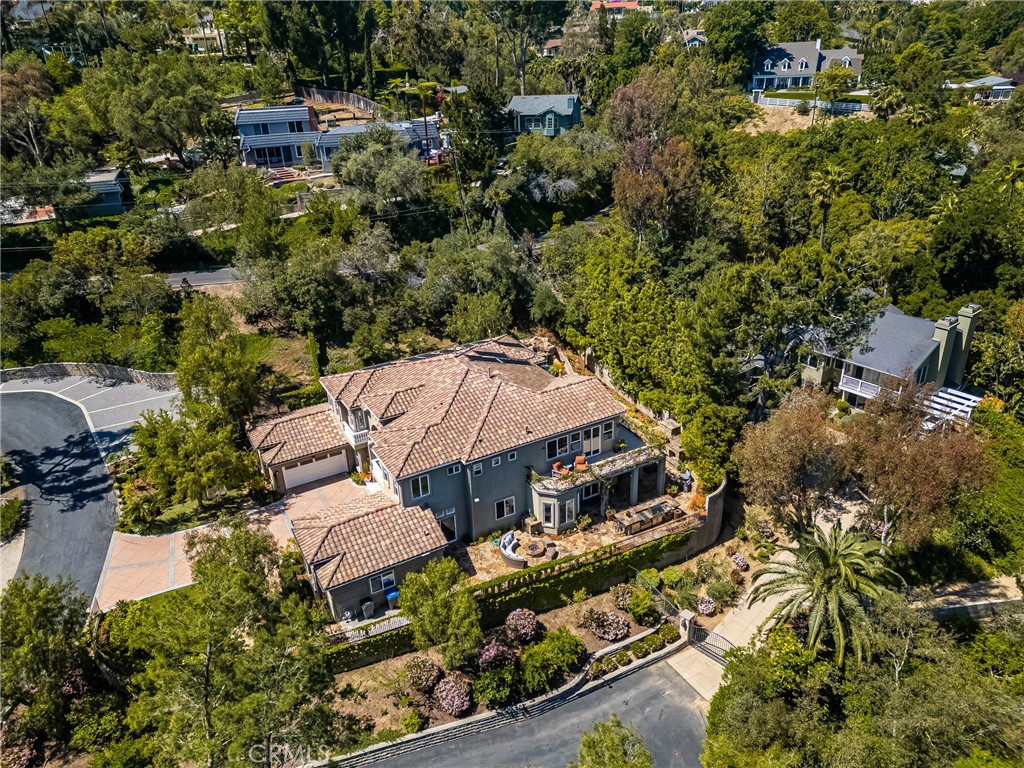 2107 Lemon Heights Drive