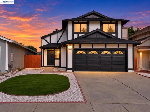 Photo of 29196 Lone Tree Pl PL, Hayward, CA 94544 (MLS # 41151278)