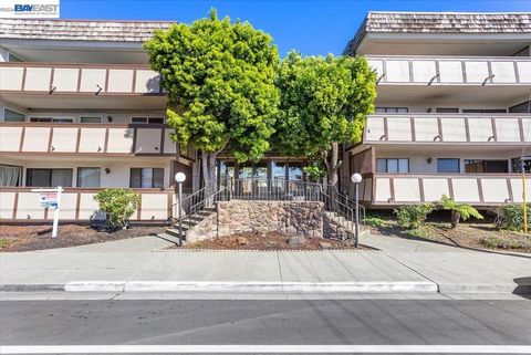 Photo of 1550 1550 Bancroft Ave Ave #223, San Leandro, CA 94577 (MLS # 41126107)