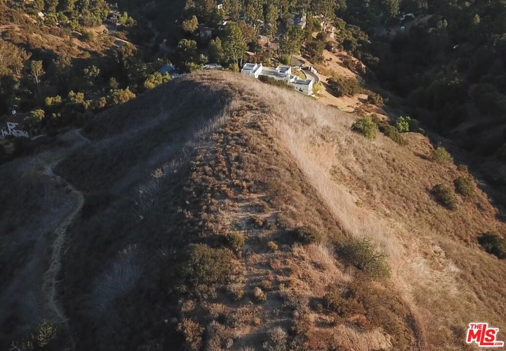 Photo of 22800 Portage Circle Drive, Topanga, CA 90290 (MLS # 25630113)