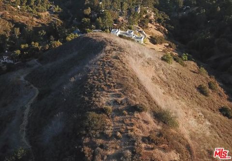 Photo of 22800 Portage Circle Drive, Topanga, CA 90290 (MLS # 25630113)