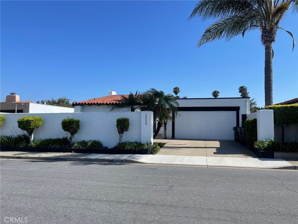 Photo of 10220 El Monterey Avenue, Fountain Valley, CA 92708 (MLS # OC26095739)