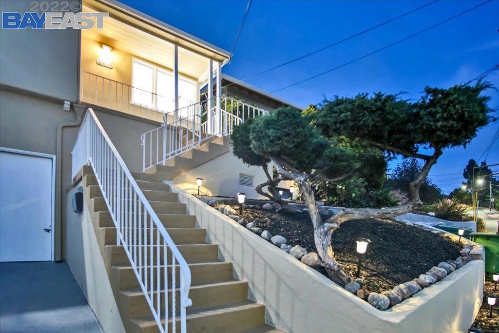 10600 Sheldon St. St, Oakland CA 94605