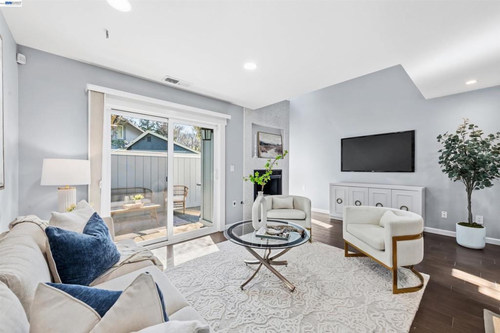 4159 Amberwood Cir