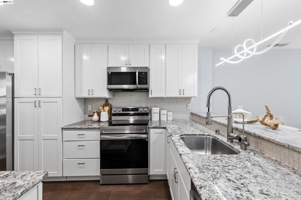 4159 Amberwood Cir
