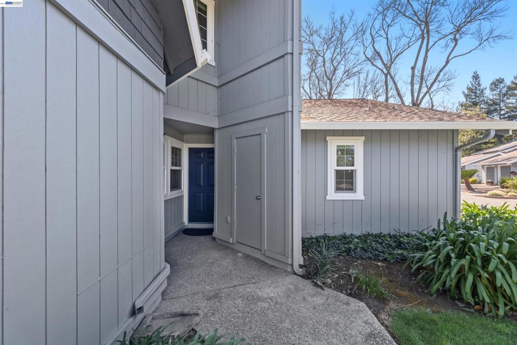 4159 Amberwood Cir