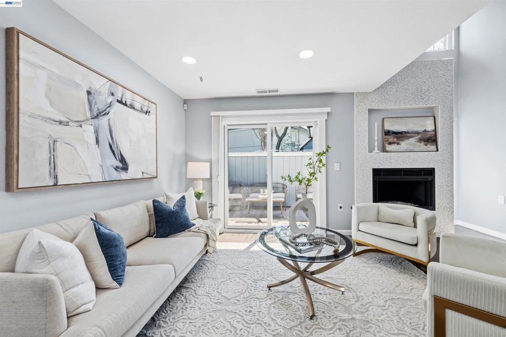4159 Amberwood Cir