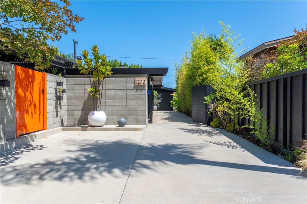 7213 E Lanai
