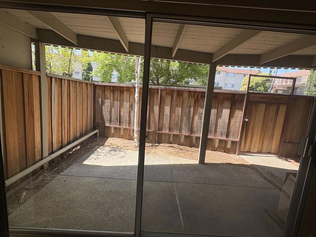 1155 Weyburn Lane 26