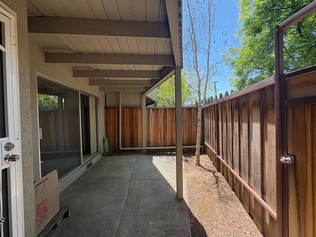 1155 Weyburn Lane 26