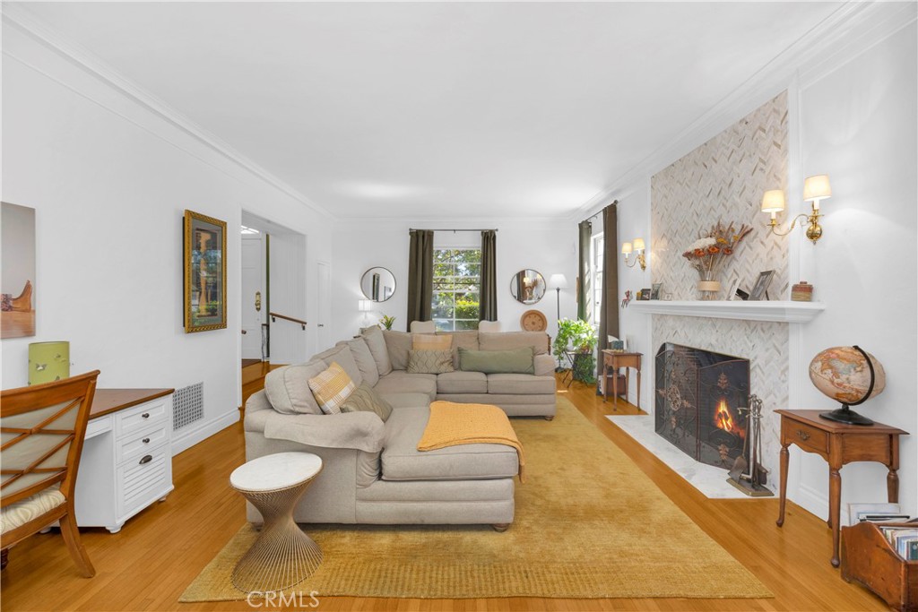 929 E Marshall